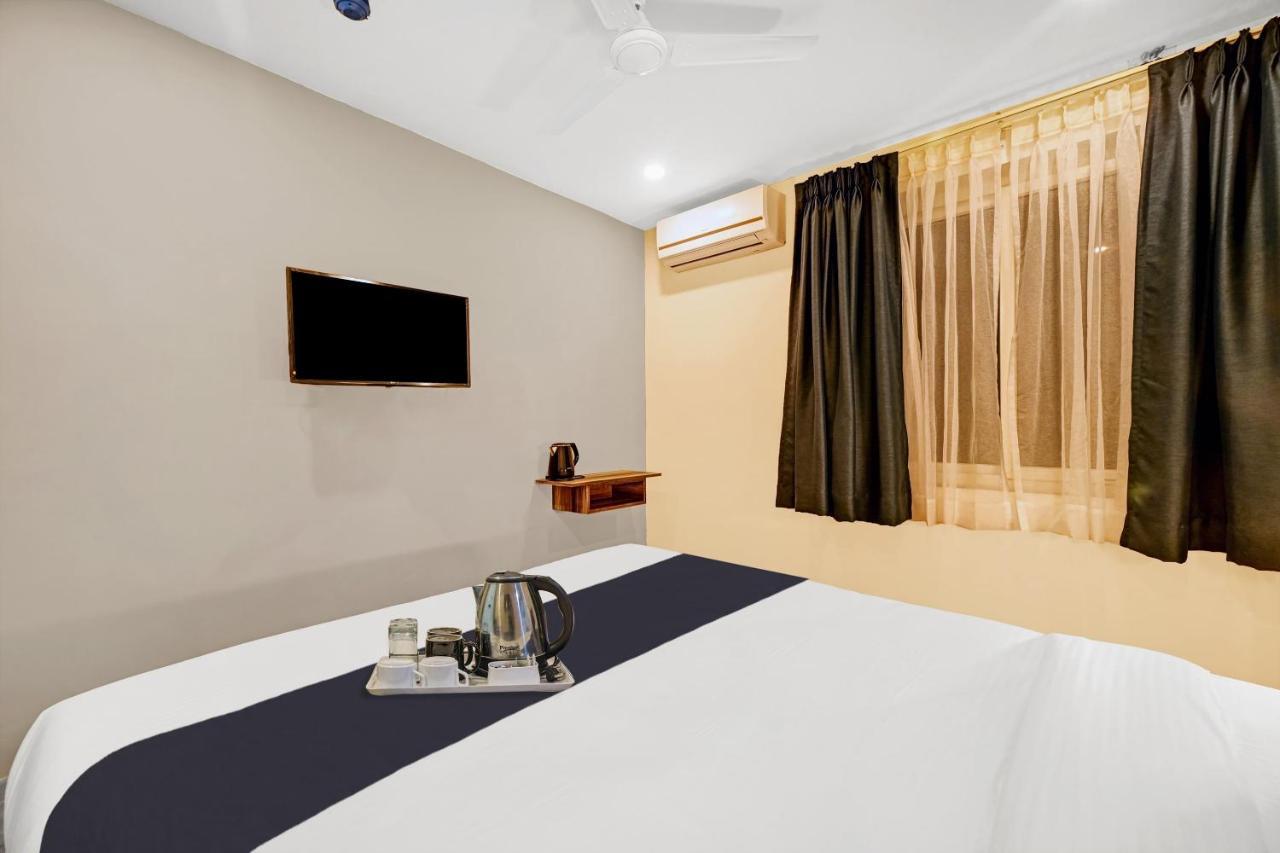 Super Townhouse Oak Hillside Aqua Hotel Khandagiri ภายนอก รูปภาพ