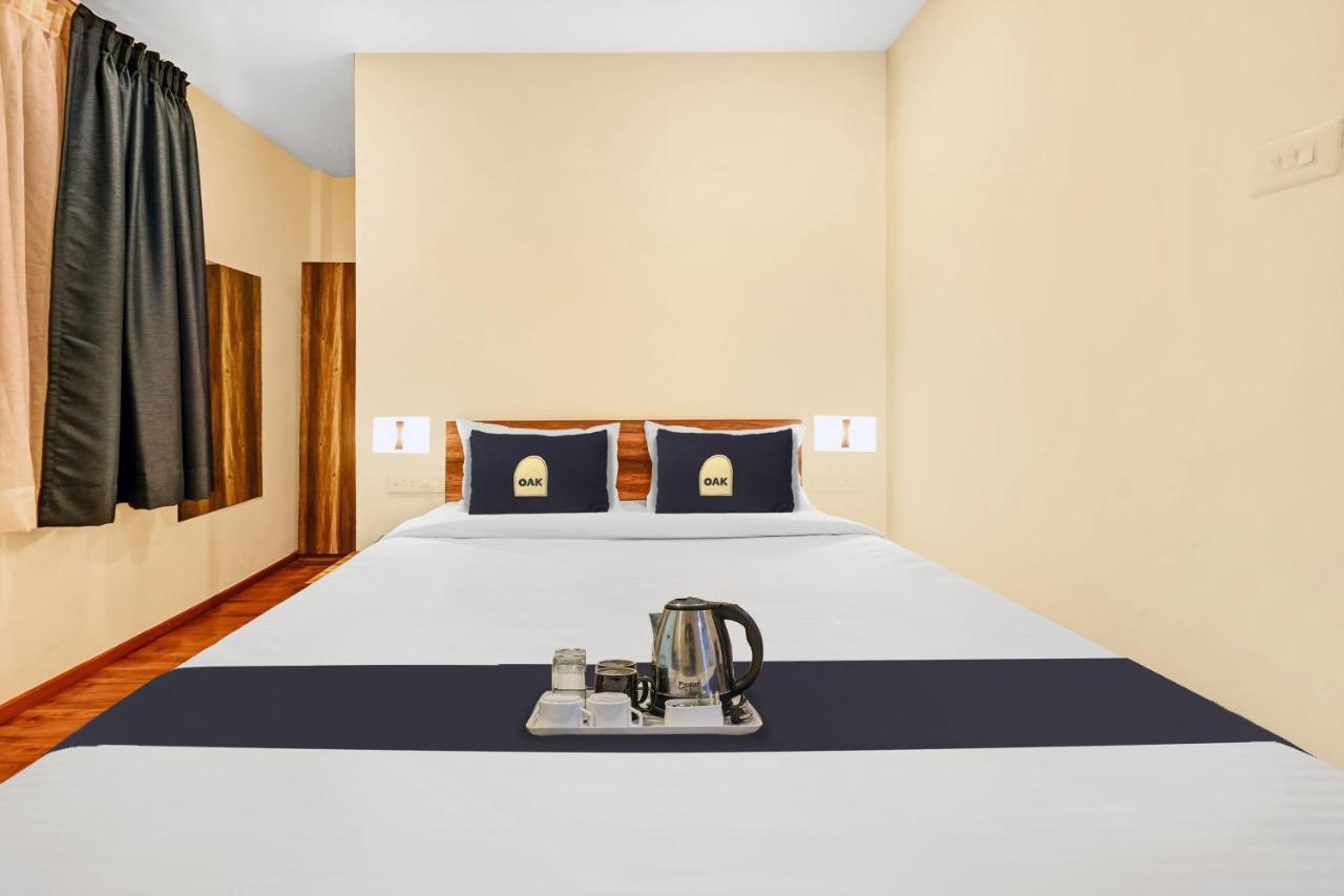 Super Townhouse Oak Hillside Aqua Hotel Khandagiri ภายนอก รูปภาพ