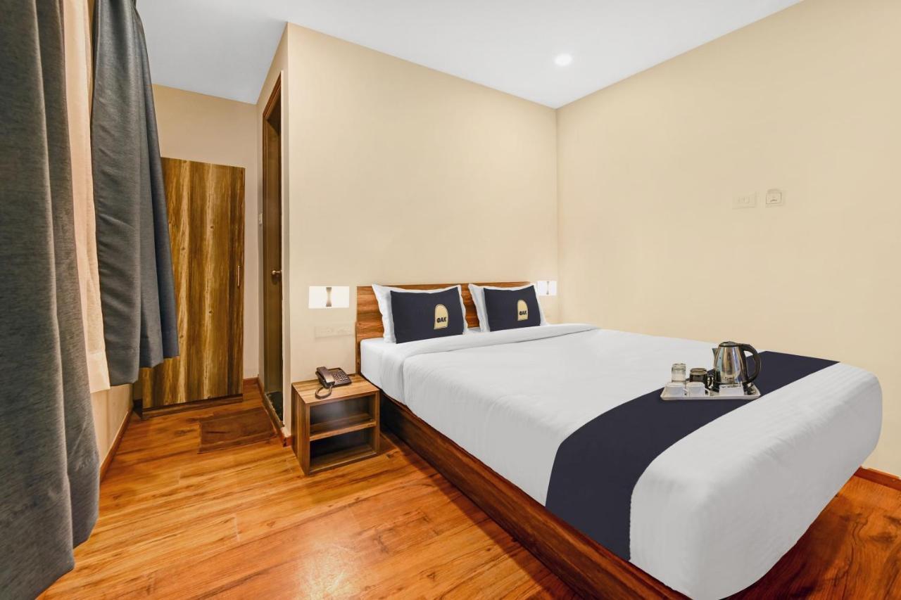 Super Townhouse Oak Hillside Aqua Hotel Khandagiri ภายนอก รูปภาพ