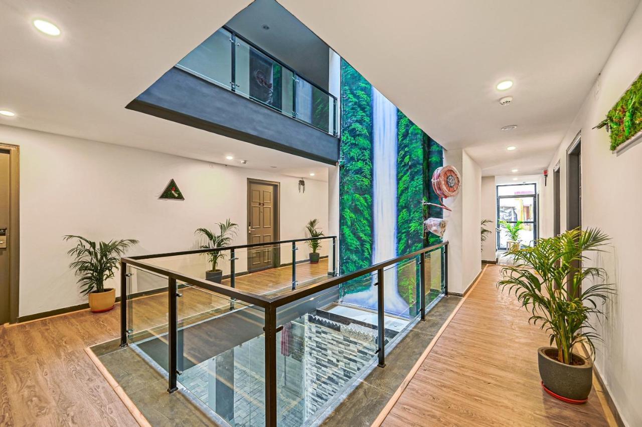 Super Townhouse Oak Hillside Aqua Hotel Khandagiri ภายนอก รูปภาพ
