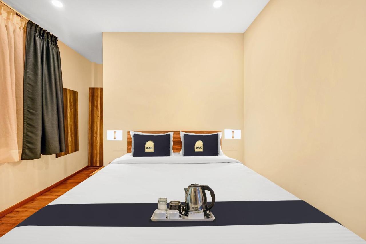 Super Townhouse Oak Hillside Aqua Hotel Khandagiri ภายนอก รูปภาพ