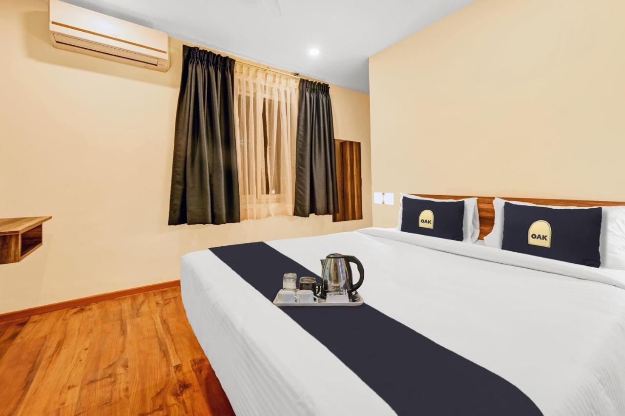 Super Townhouse Oak Hillside Aqua Hotel Khandagiri ภายนอก รูปภาพ