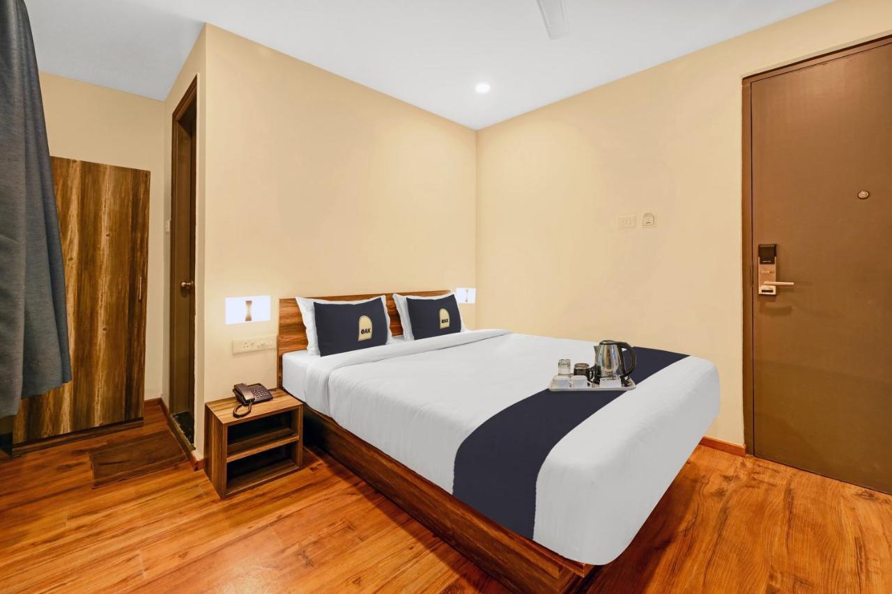 Super Townhouse Oak Hillside Aqua Hotel Khandagiri ภายนอก รูปภาพ