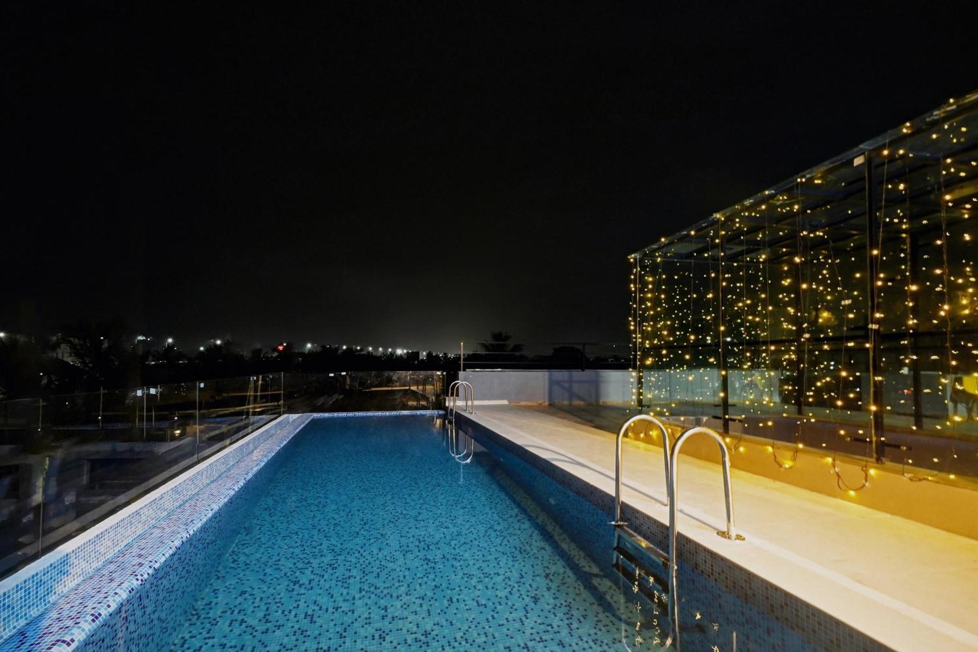 Super Townhouse Oak Hillside Aqua Hotel Khandagiri ภายนอก รูปภาพ
