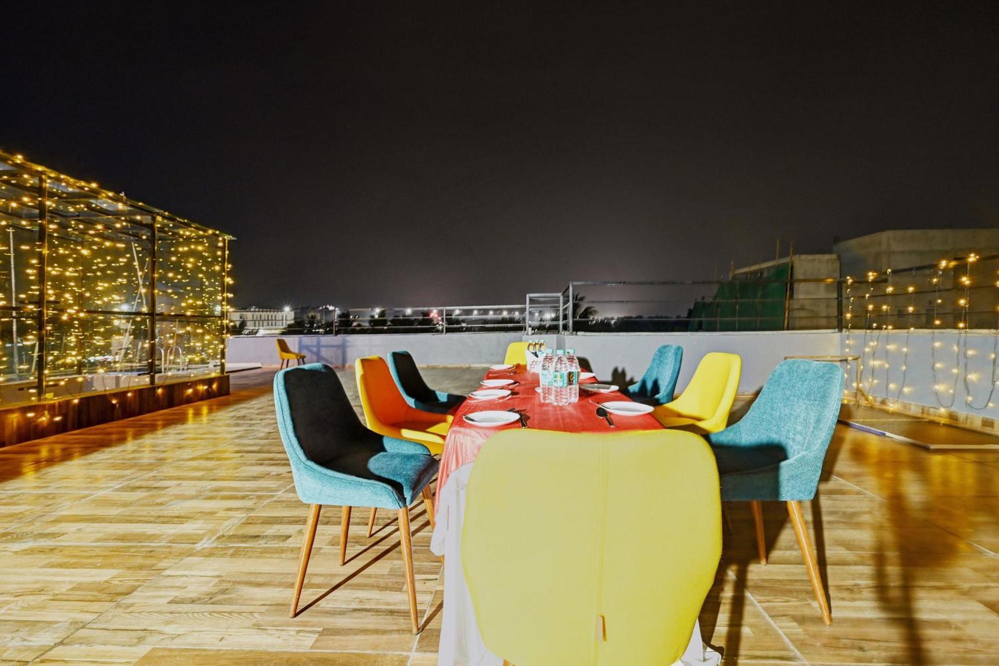 Super Townhouse Oak Hillside Aqua Hotel Khandagiri ภายนอก รูปภาพ