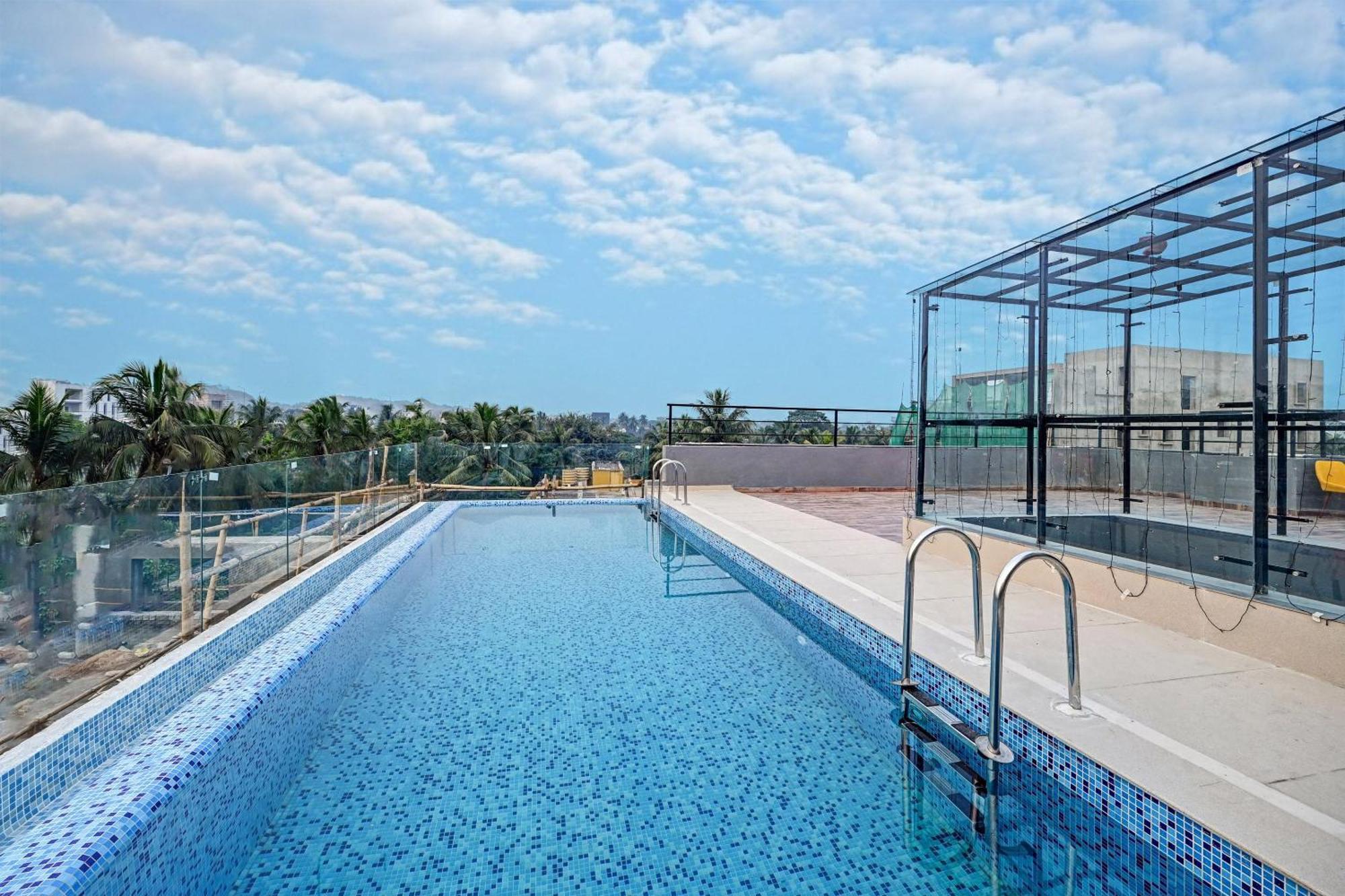 Super Townhouse Oak Hillside Aqua Hotel Khandagiri ภายนอก รูปภาพ